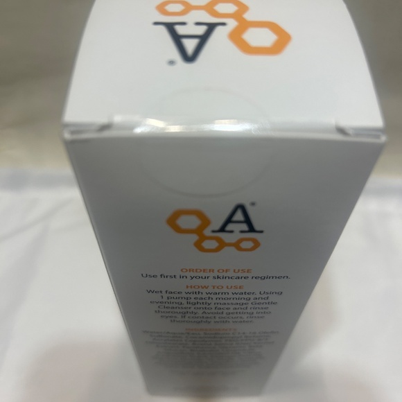 Alastin Gentle Cleanser - Picture 4 of 4